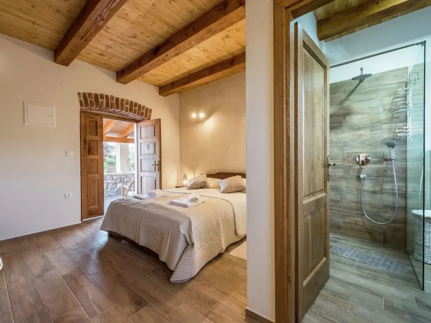 Villa in Sukosan With Pool Near the Sea