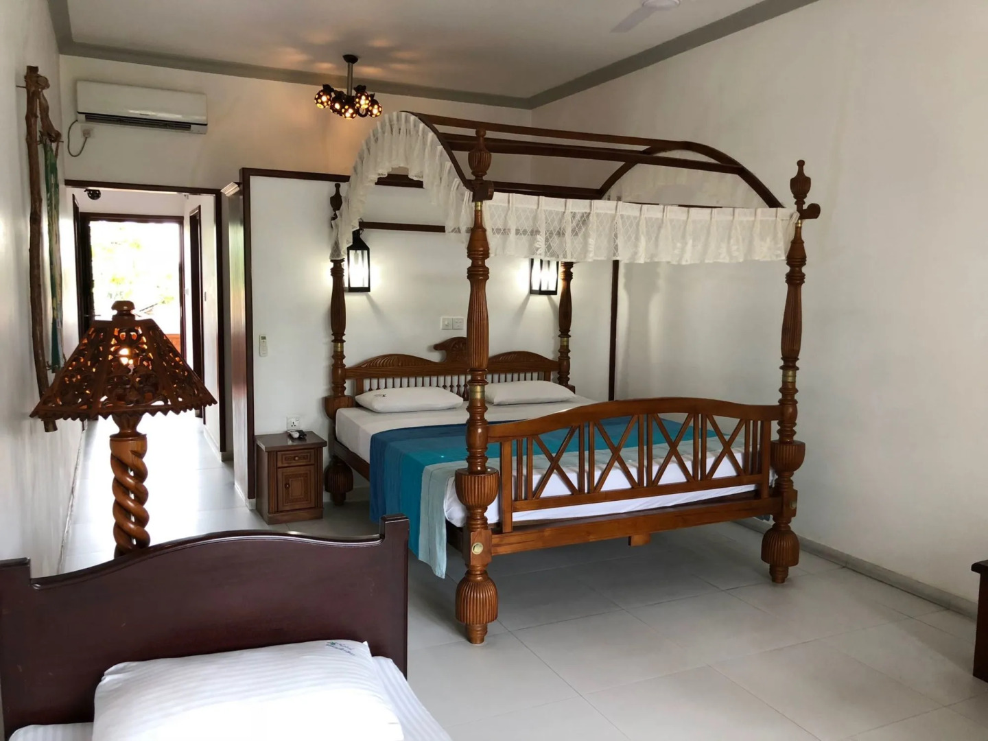 Wunderbar Beach Hotel