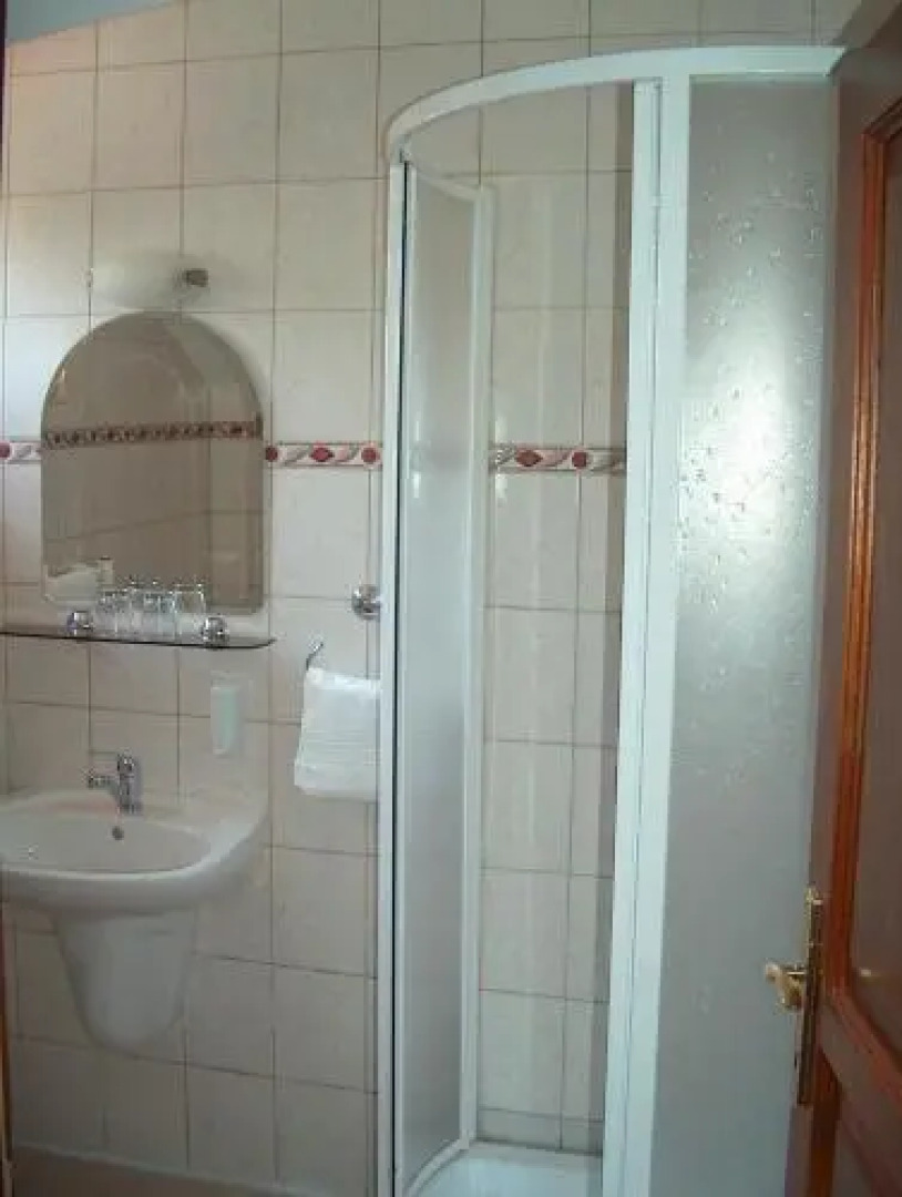 APÁLI Restaurant & Pension