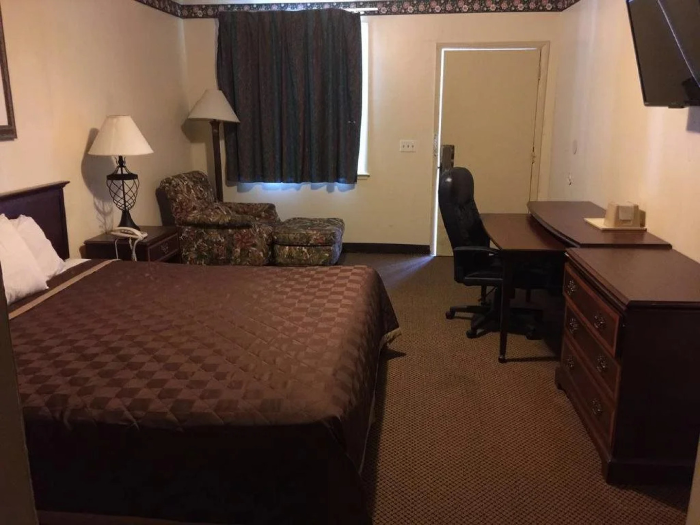 Deluxe Inn - Statesboro