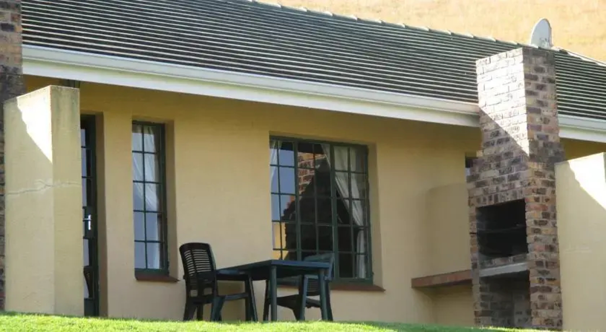 Thaba Tsweni Lodge & Safaris