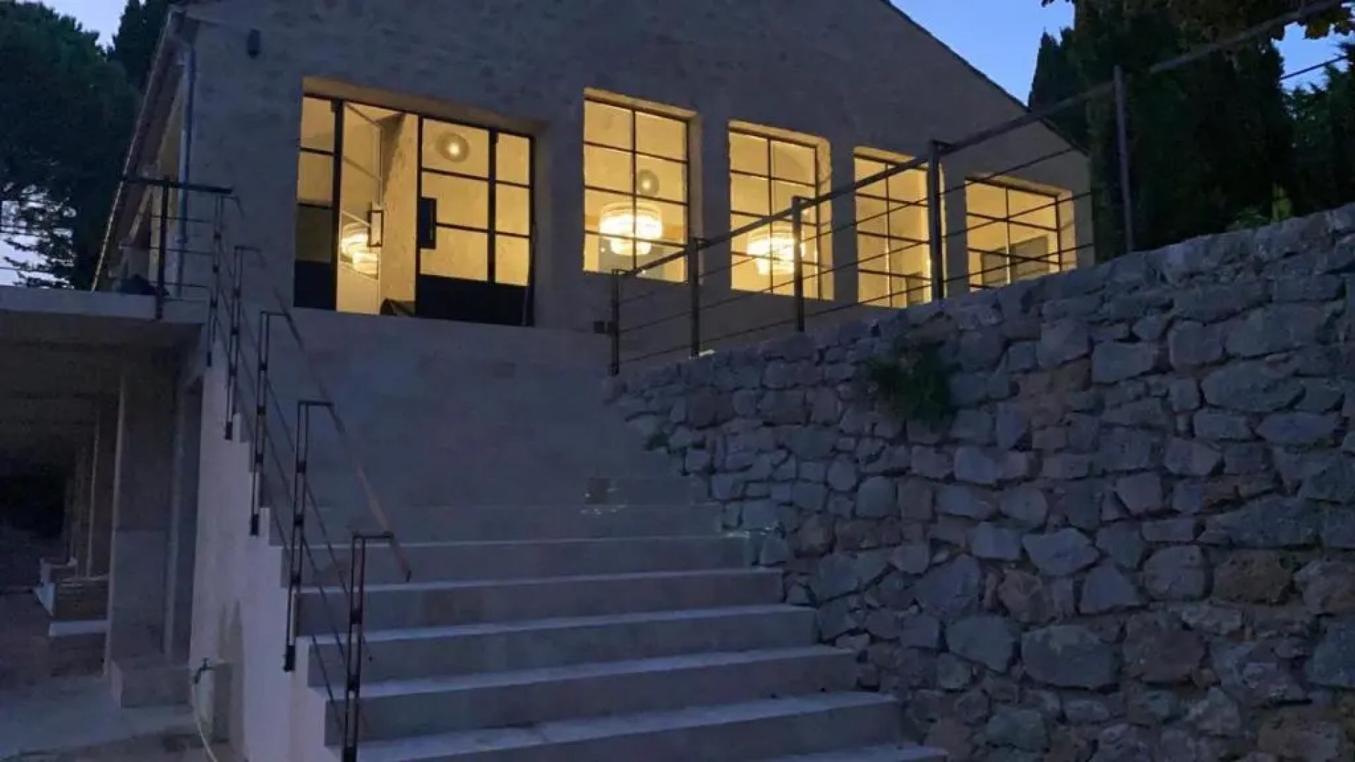 The Scandinavian Bastide, sleeps up till 12, extra guest house sleeps 4