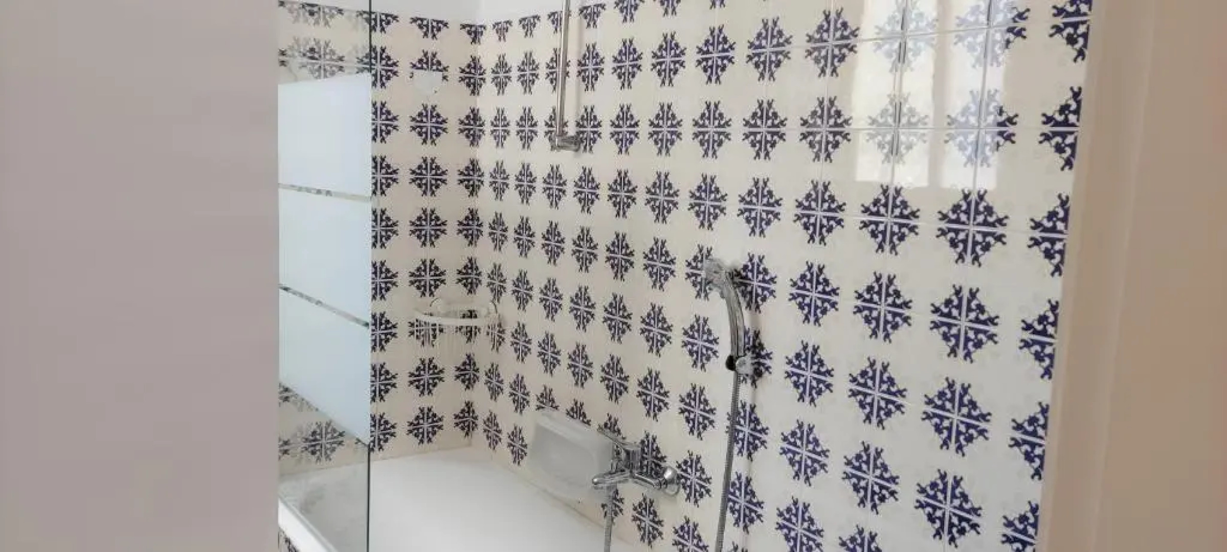 Airport Friendly House 4