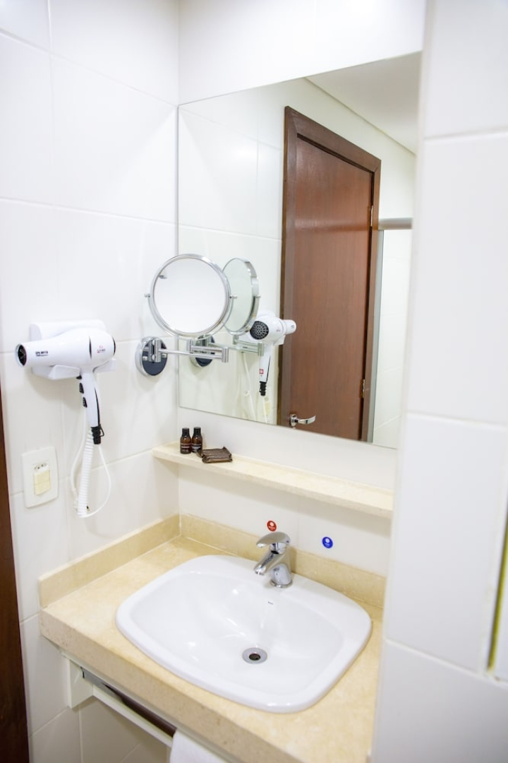 House Inn Hotel - Anashopping