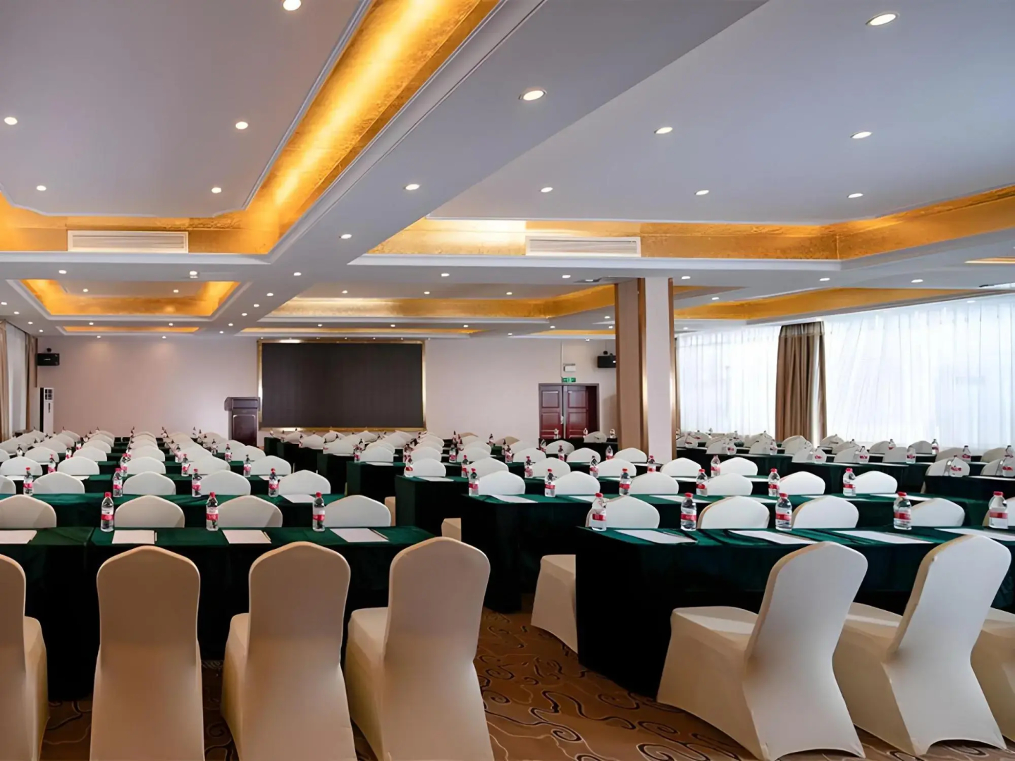 Vienna Hotel Hunan Yiyang Jinshan Road Xiufeng Park