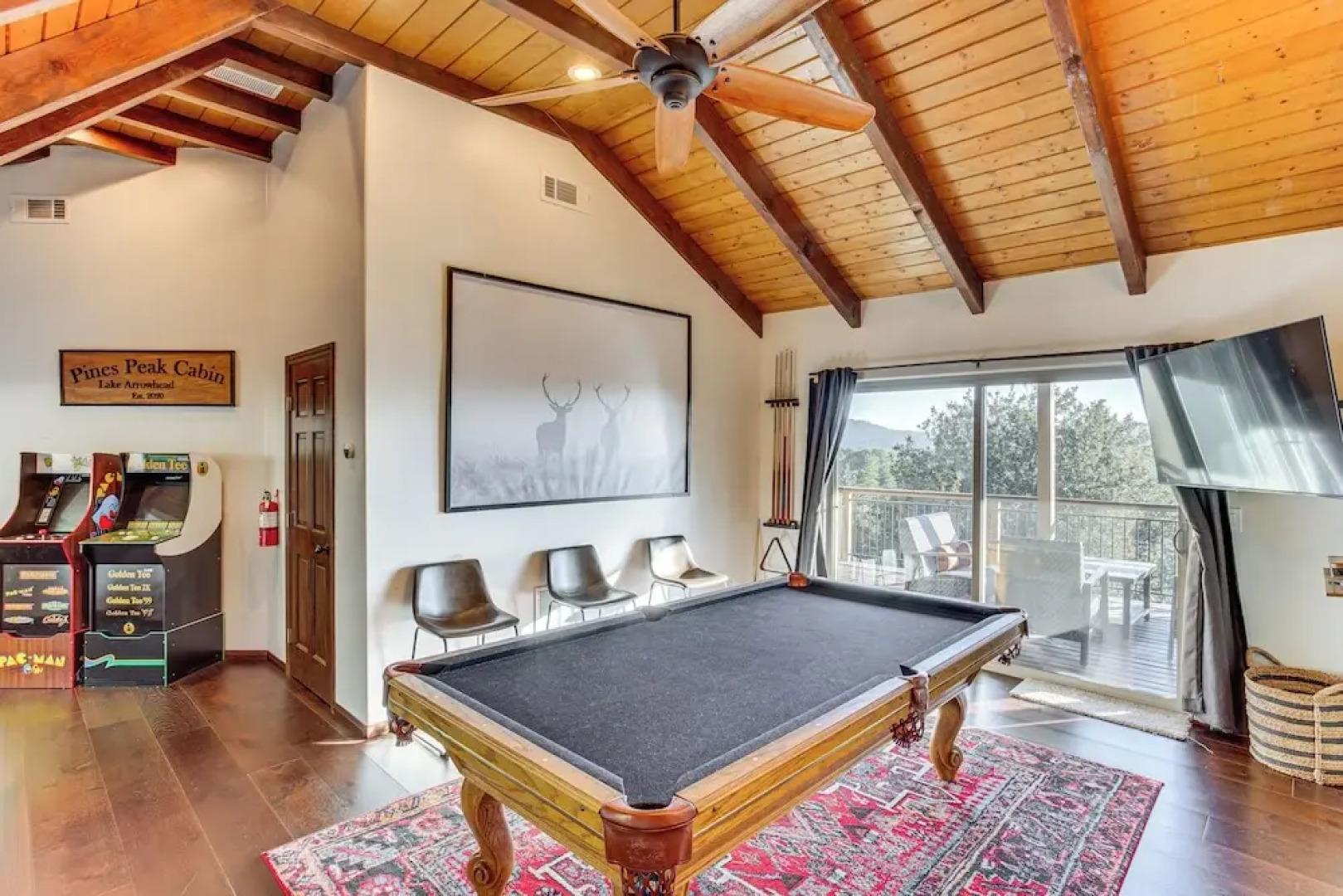 Lake Arrowhead Cabin: 4 Decks, Game Room + More!
