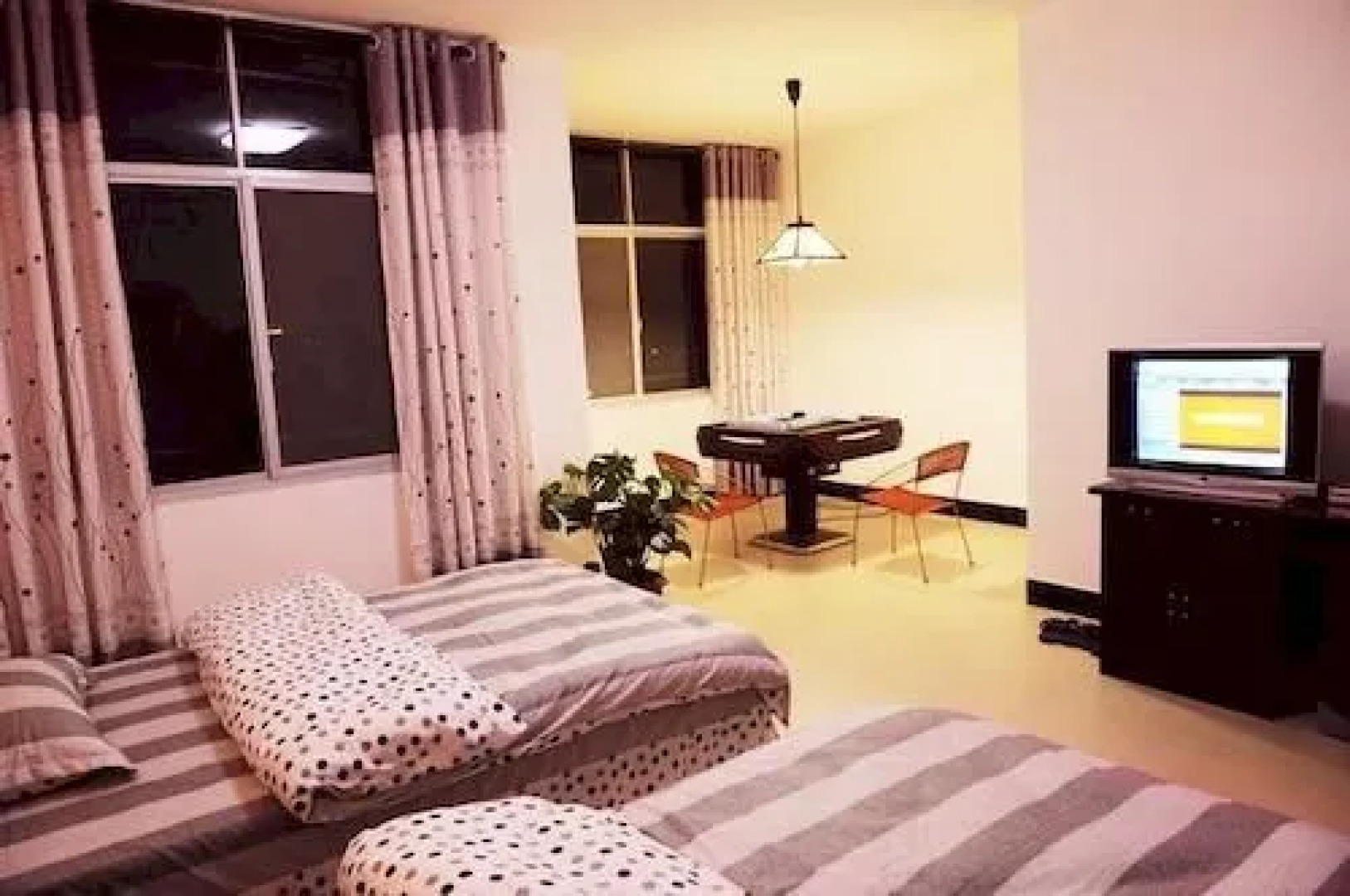 Zhangjiajie Base Area International Youth Hostel