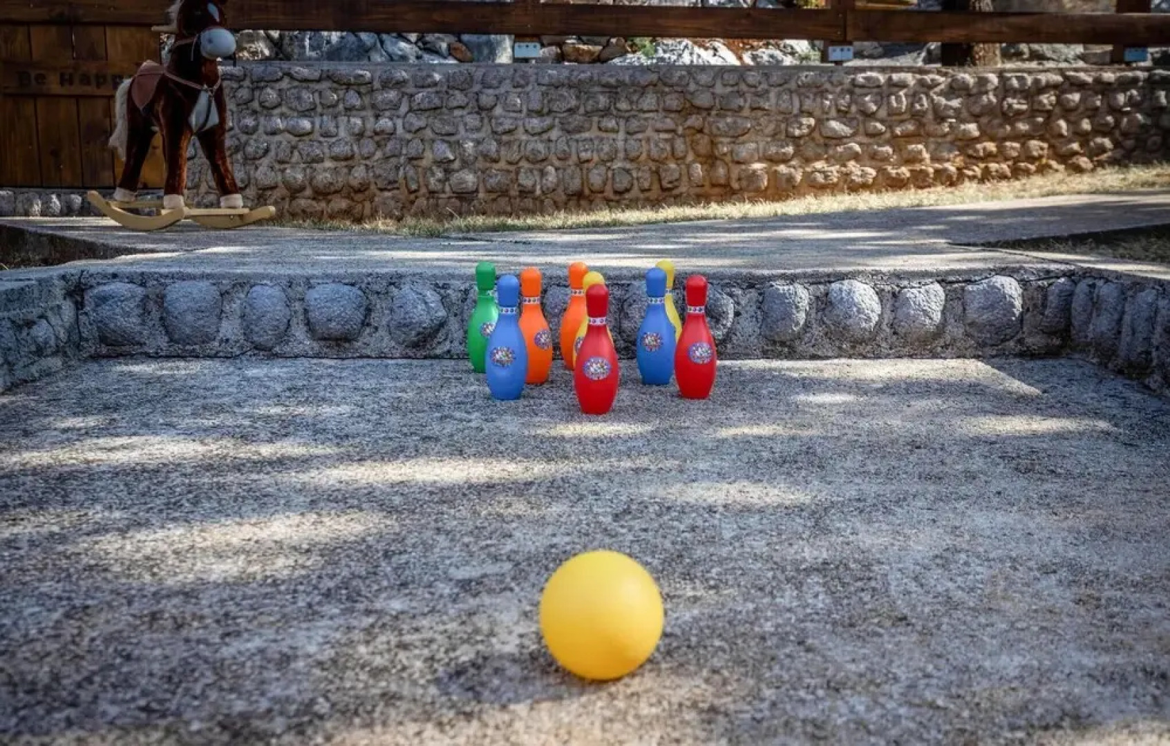 Beautiful Home in Donji Zagon With Wifi and 6 Bedrooms