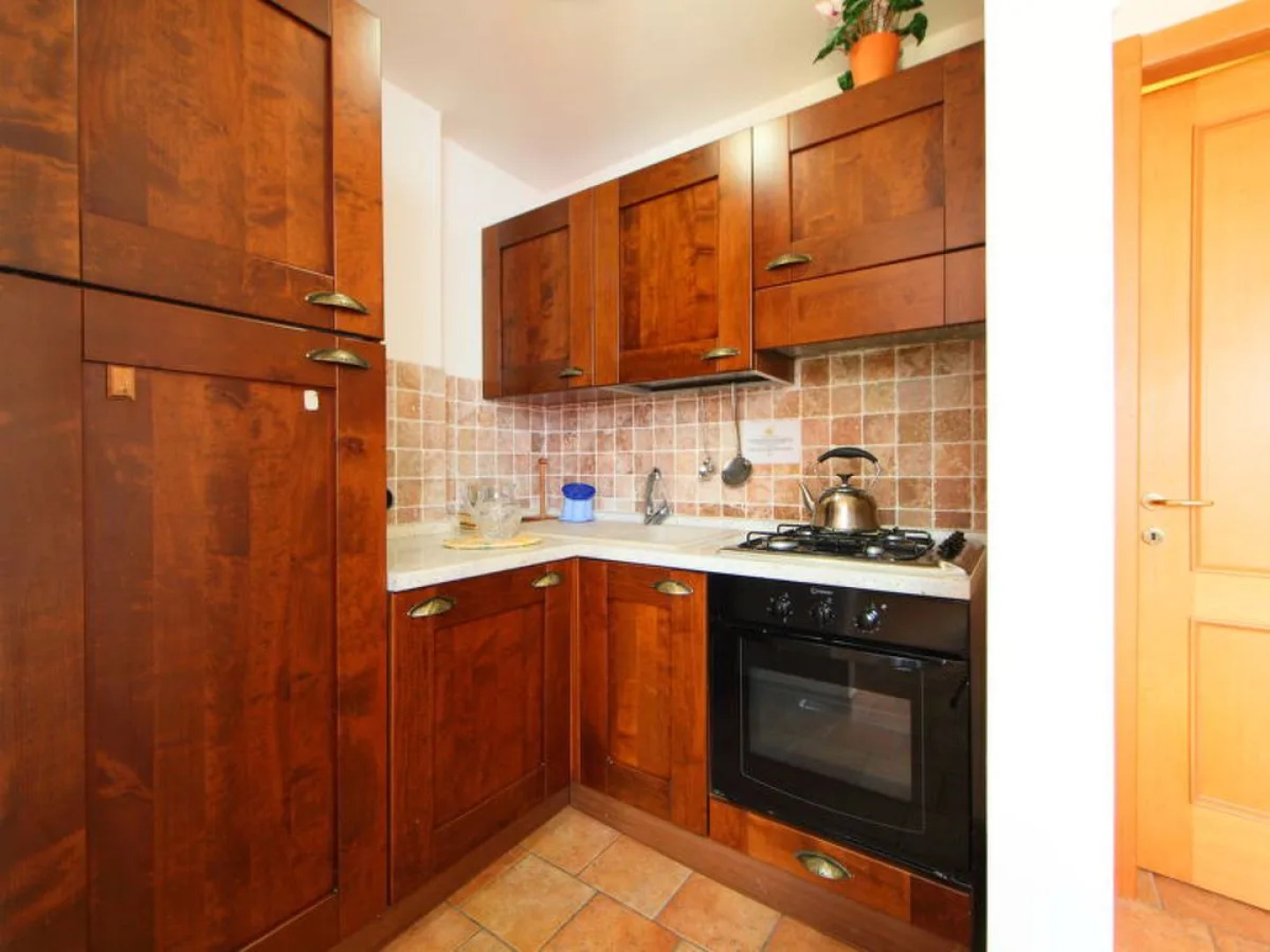 House Oak Pitigliano 16711