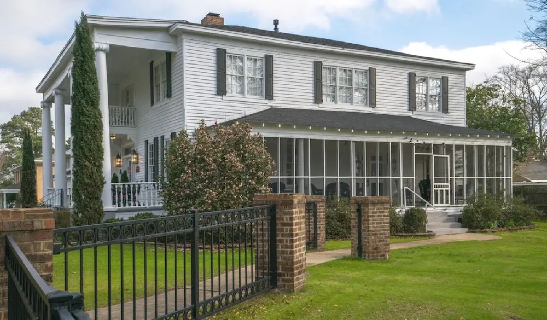 Bama Bed & Breakfast Campus