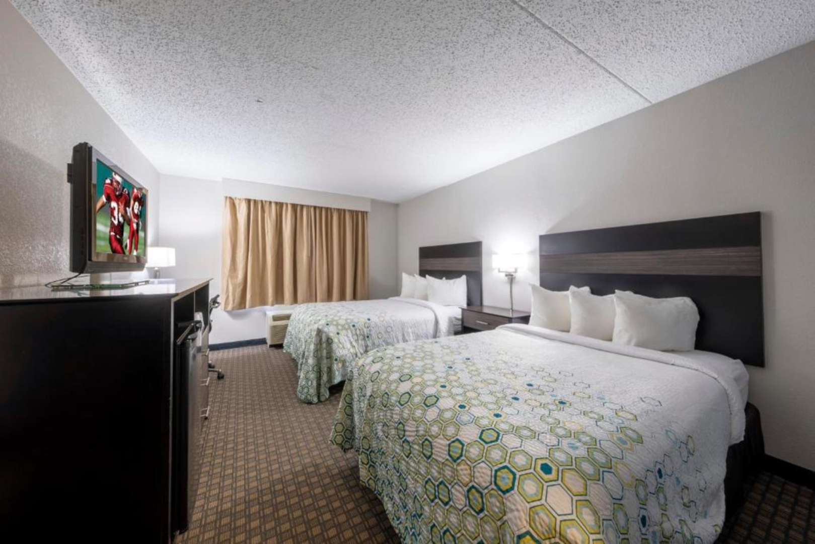 HomeTown Inn by Red Roof East Syracuse