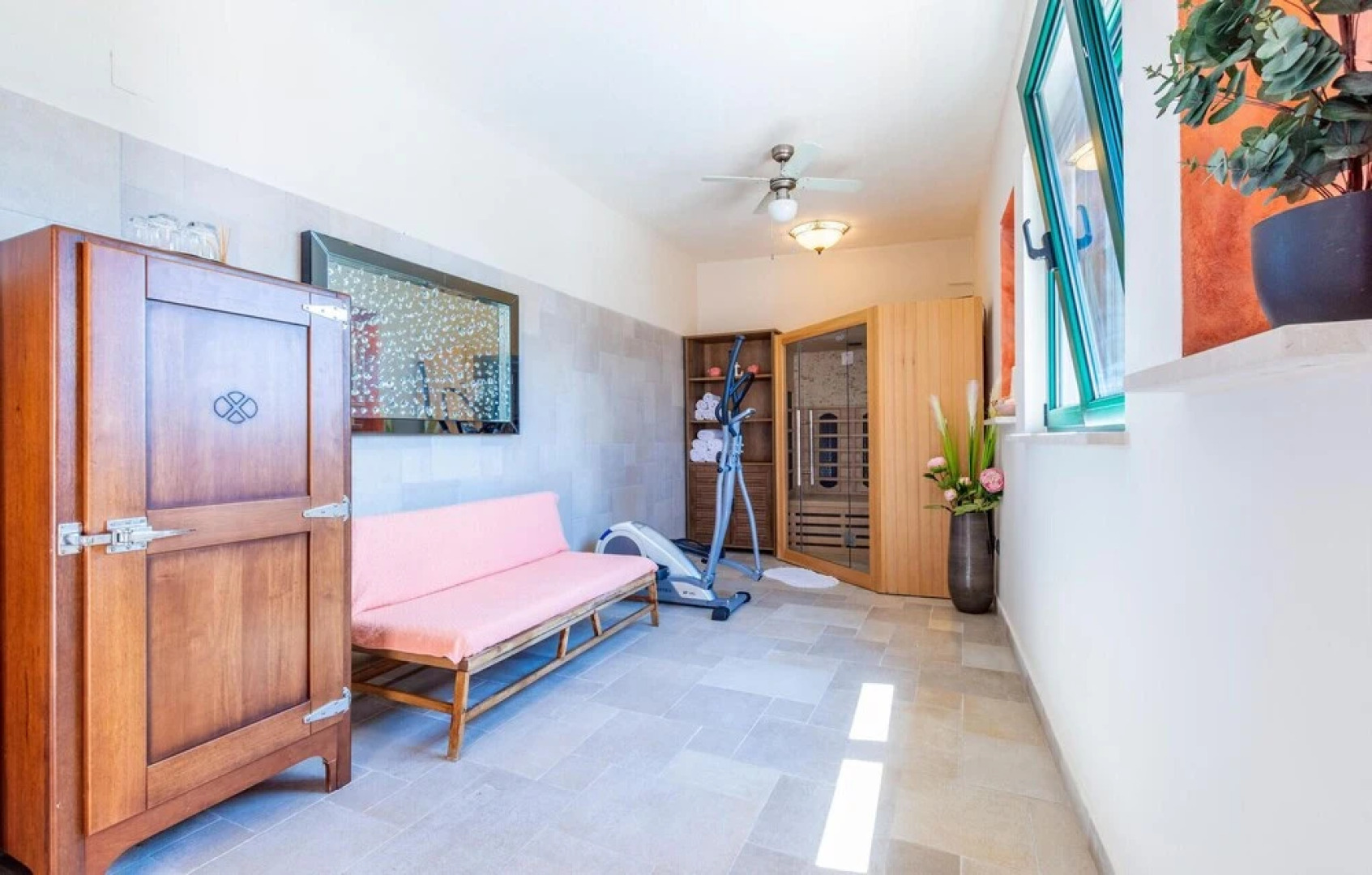 Beautiful Home in Mimice With Wifi and 3 Bedrooms