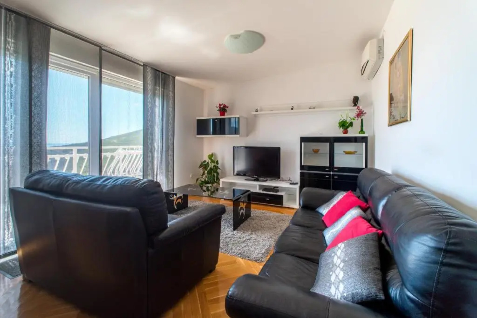 Villa Klara with 72 sqm pool and view on Split and islands