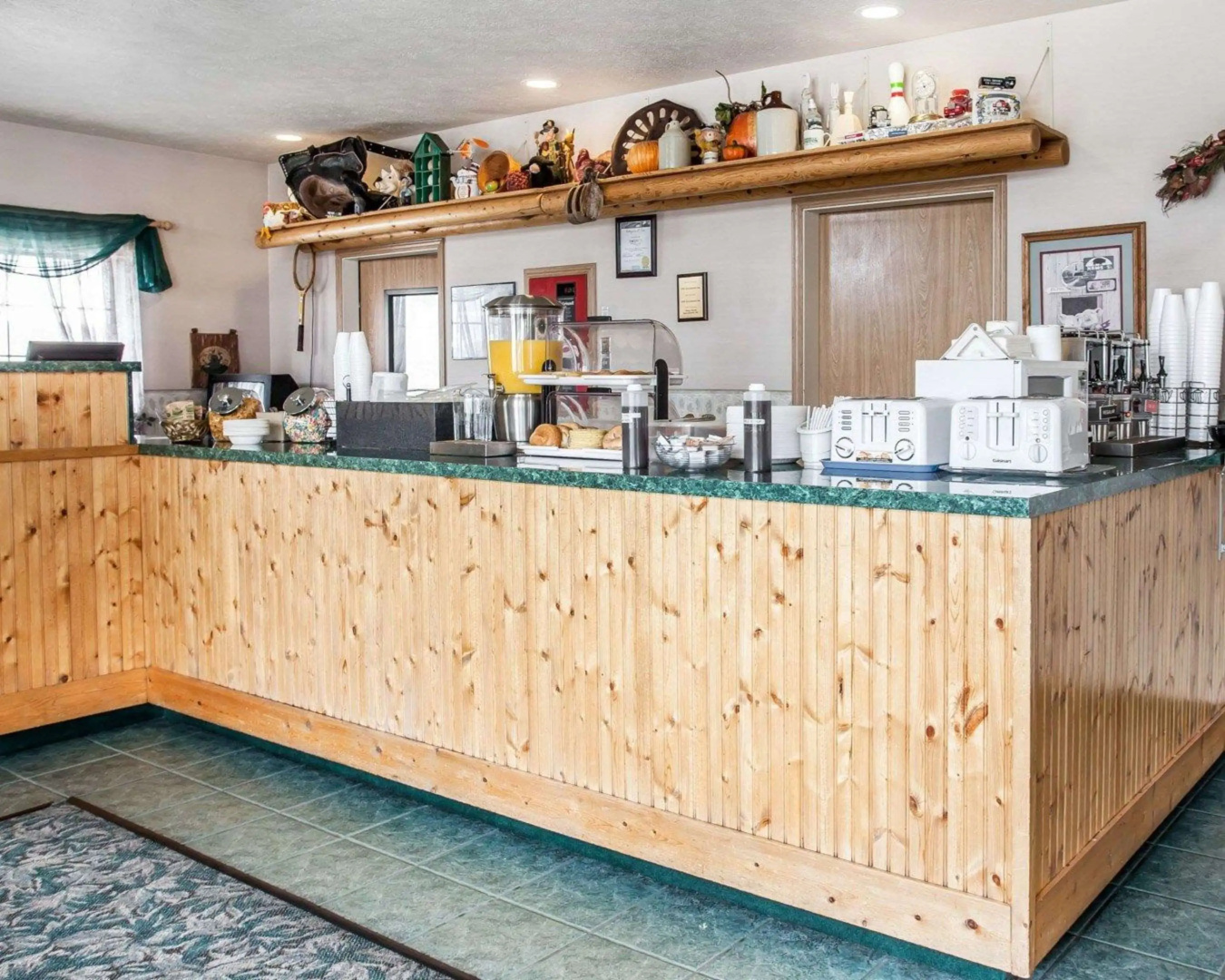 Rodeway Inn & Suites
