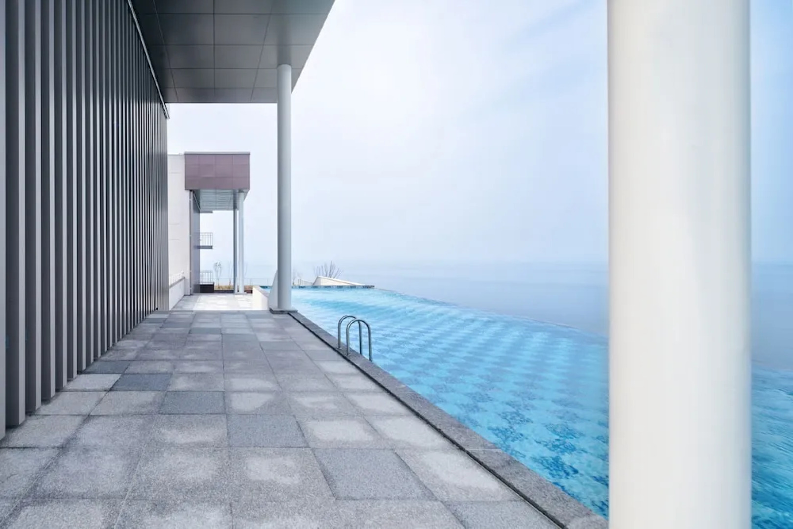 Gangneung Chonpines Ocean Suites Hotel