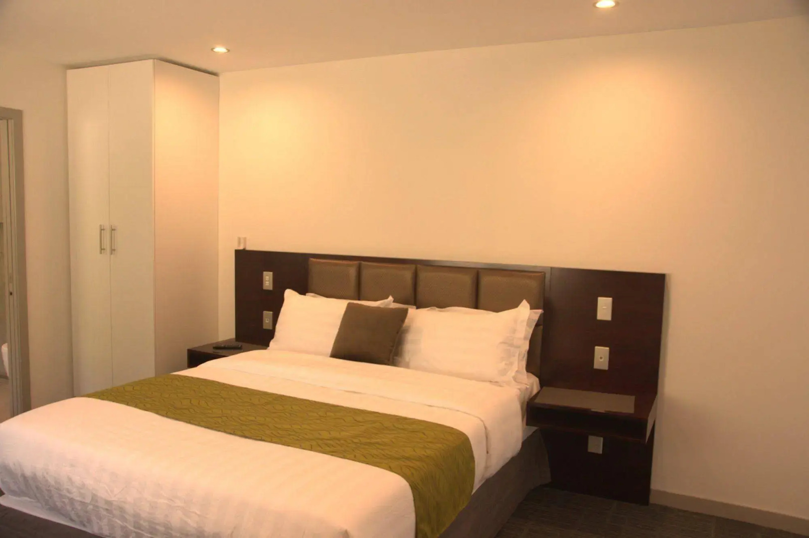 Newlands Court Motel