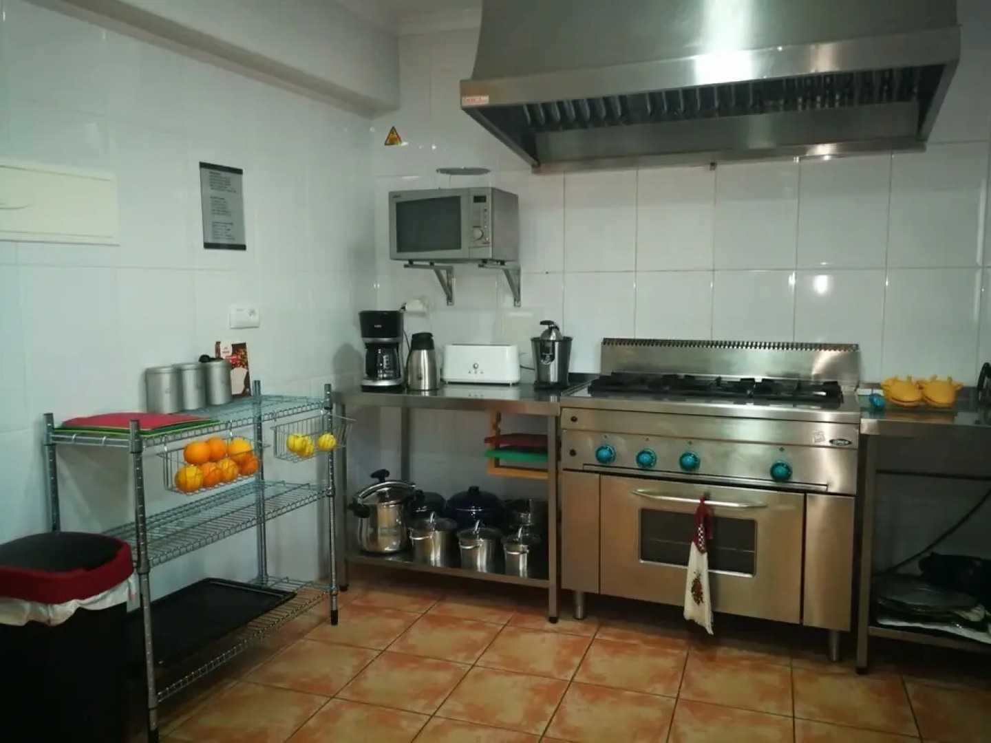 Lush Holiday Home in Aigües with Hot Tub