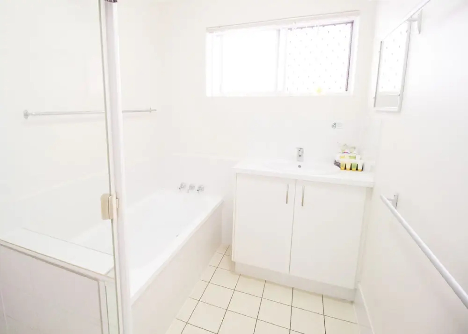 Aabon Apartments & Motel