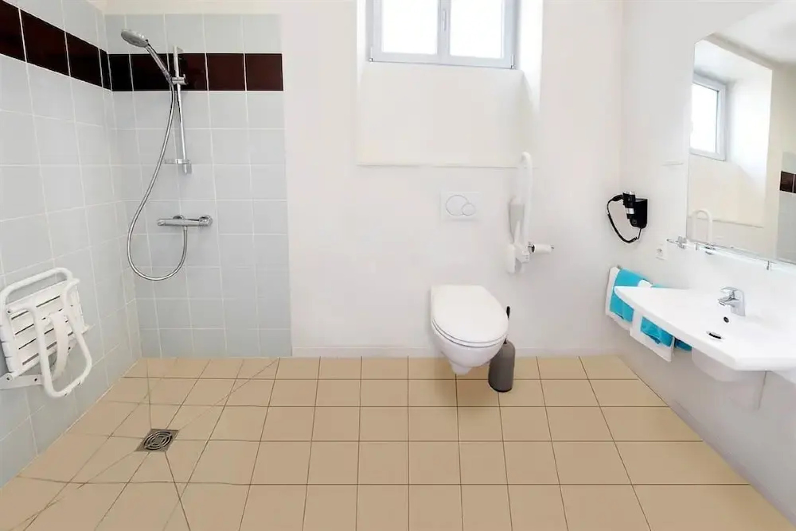 Les Bains Boyardville Hotel Et Restaurant