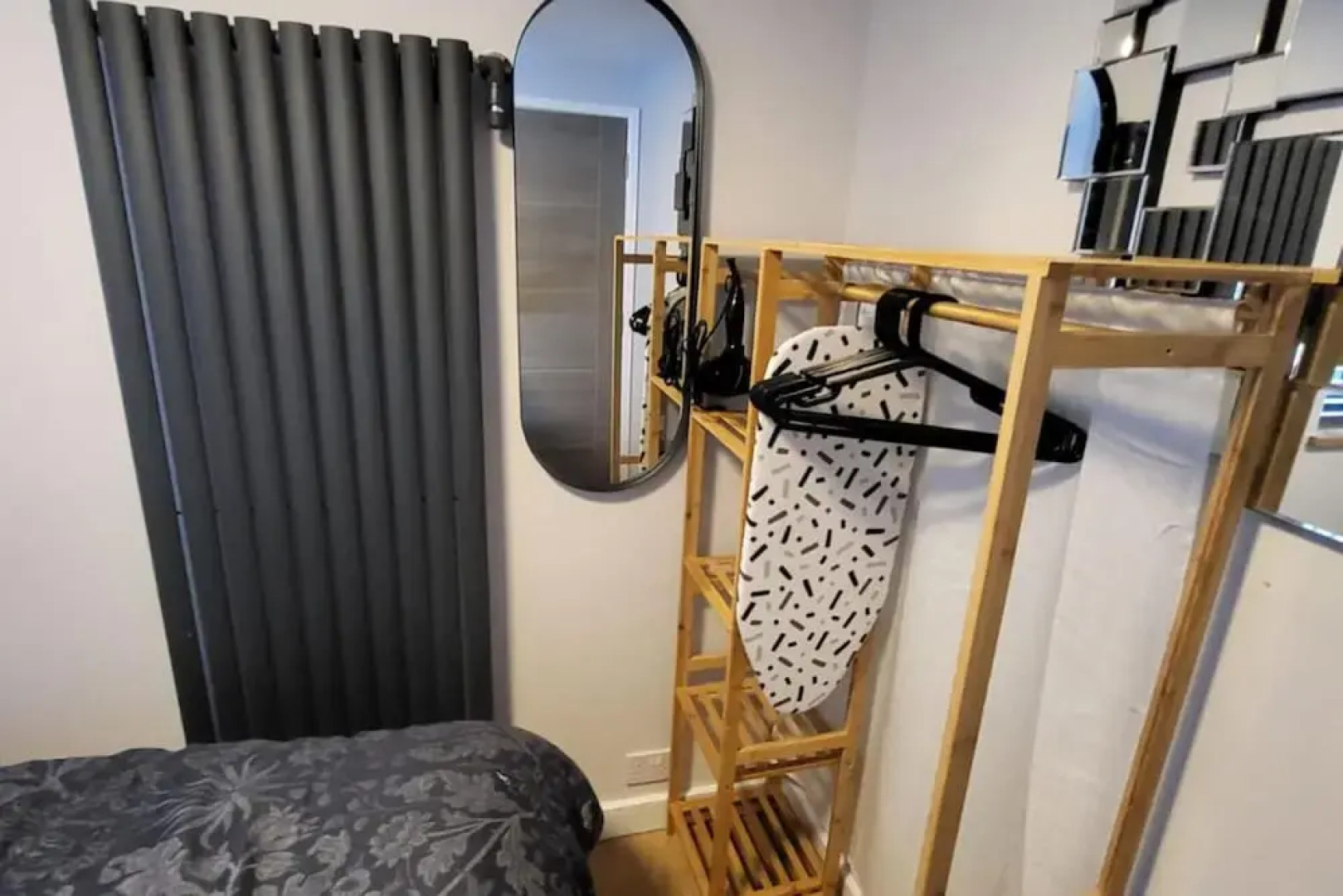 Town Centre Modern 1 Bed Self-contained Apartment