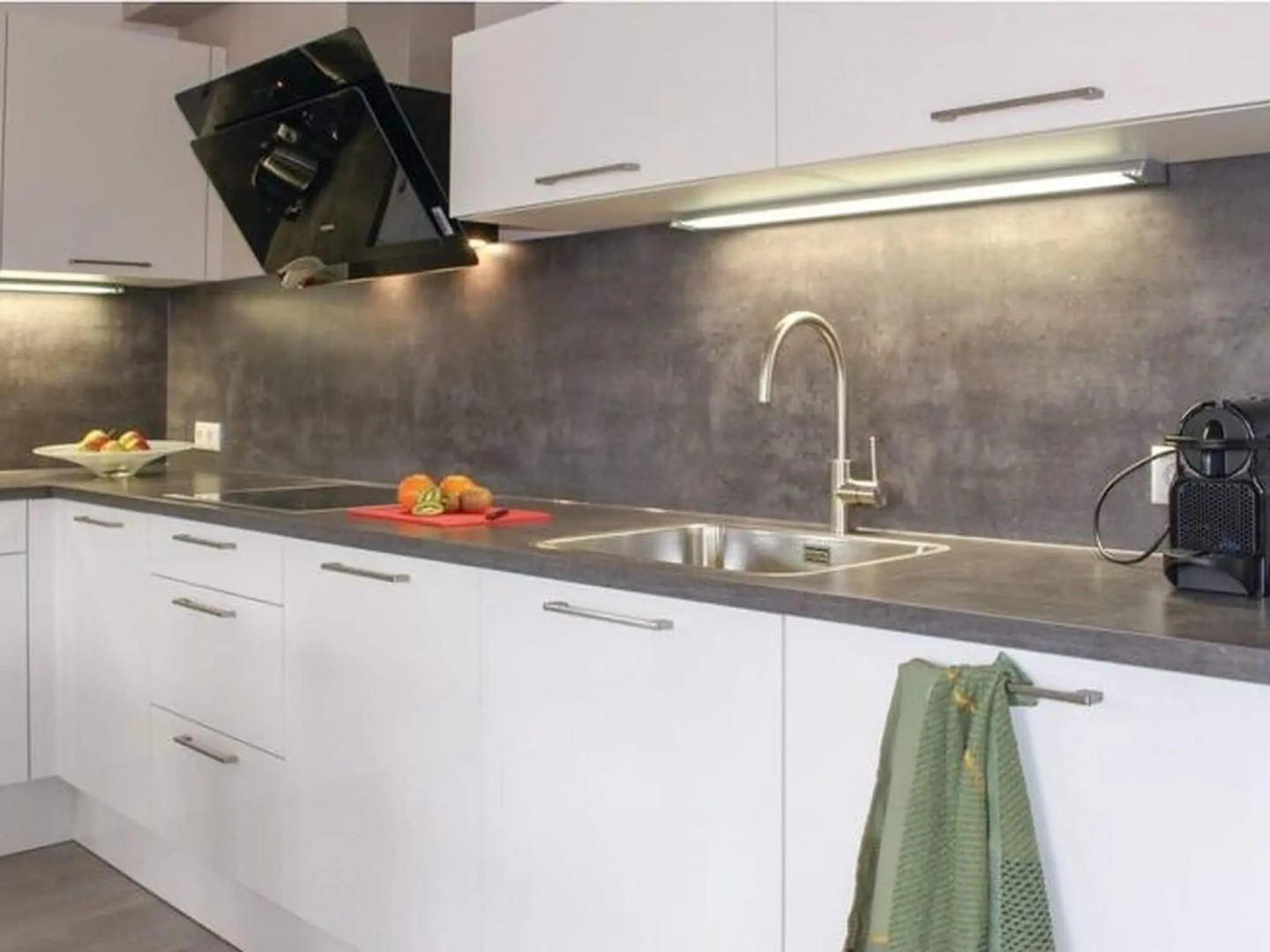 Beautiful villa with enclosed garden, in a holiday park on the Frisian lakes