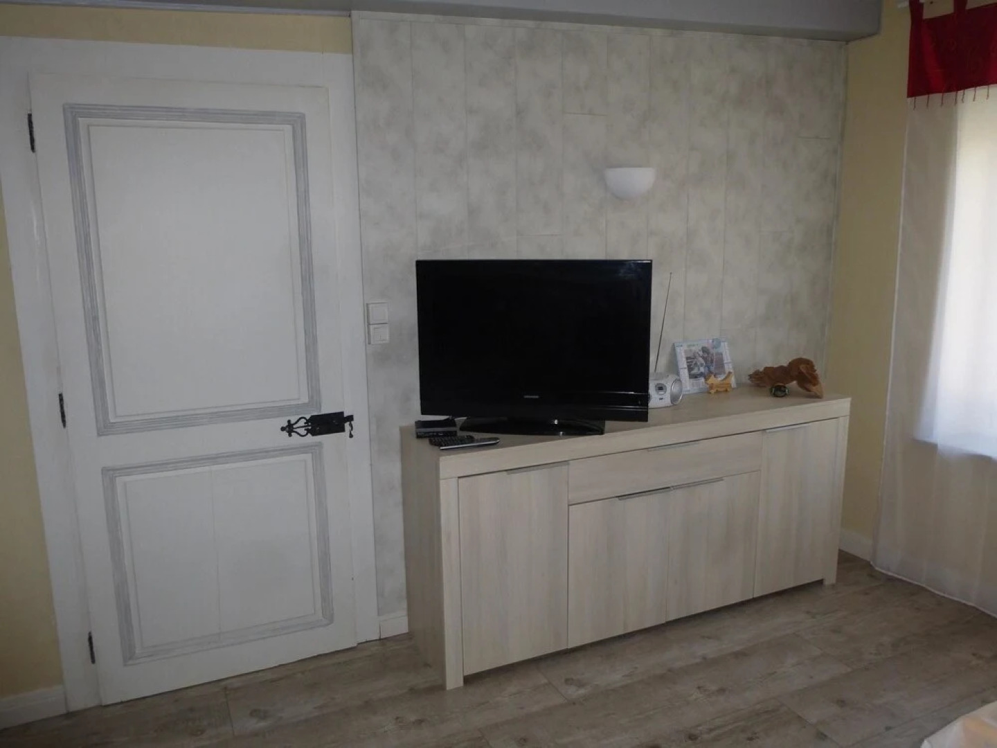 Property With 2 Bedrooms in Rougemont