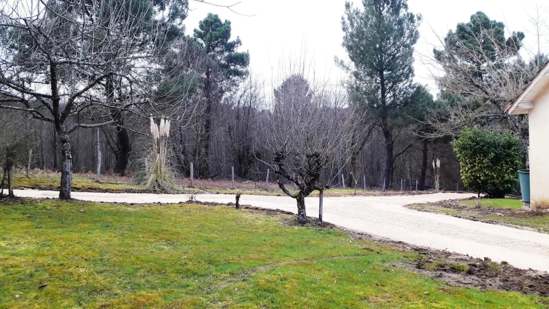 House With 2 Bedrooms in Marcillac-saint-quentin, With Enclosed Garden