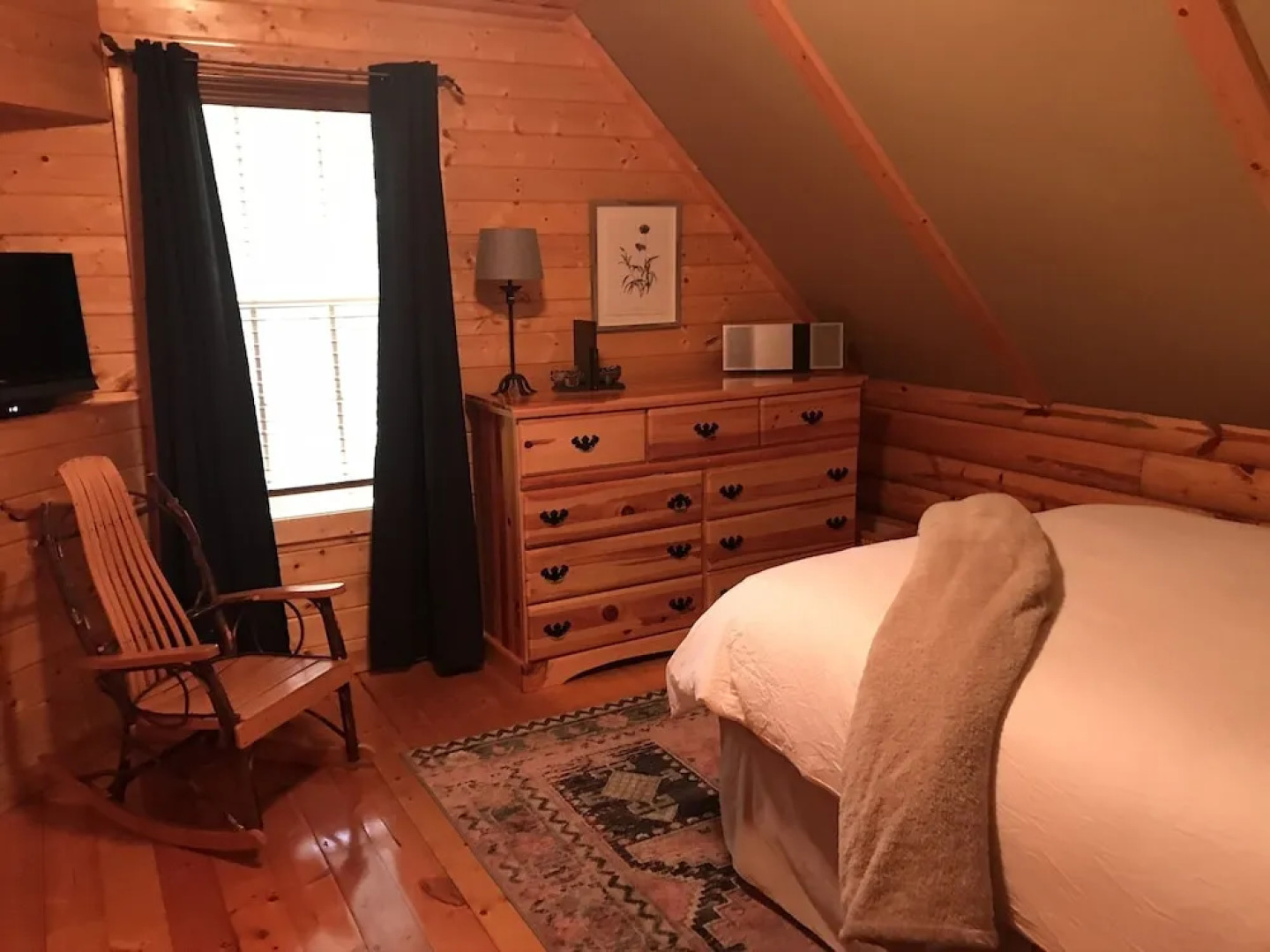 Tree Top Lodge - Gorgeous Lake Cabin With Hot Tub & Magnificent Views Of Forests And Mountains! 3 Bedroom Cabin by Redawning
