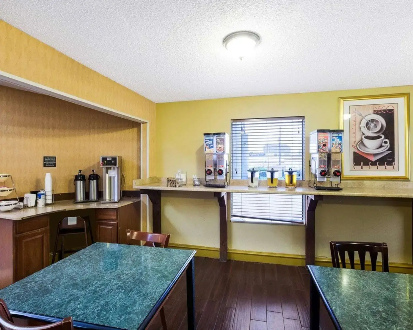 Rodeway Inn & Suites South of Fiesta Park