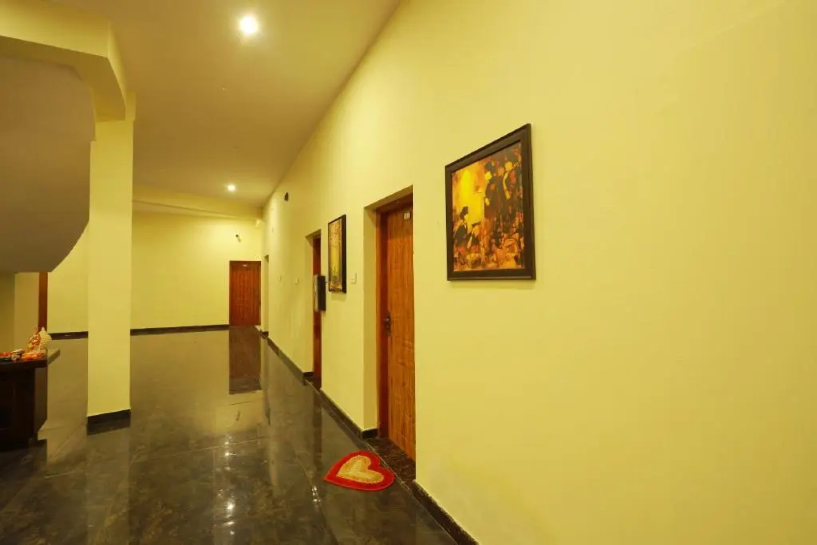 Hotel Rajeswari International