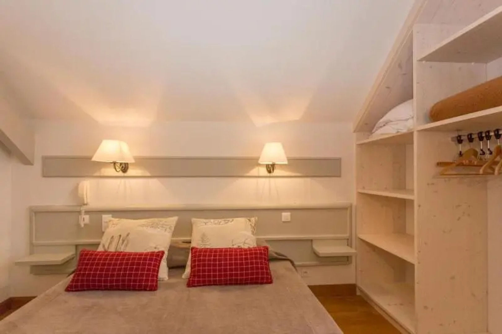 Logis Hotel Etchemaite