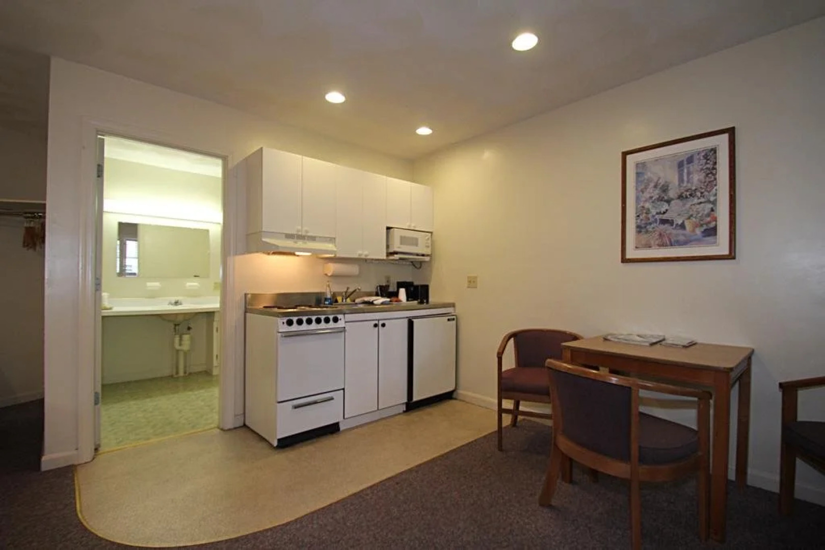 Hamilton Village Inn