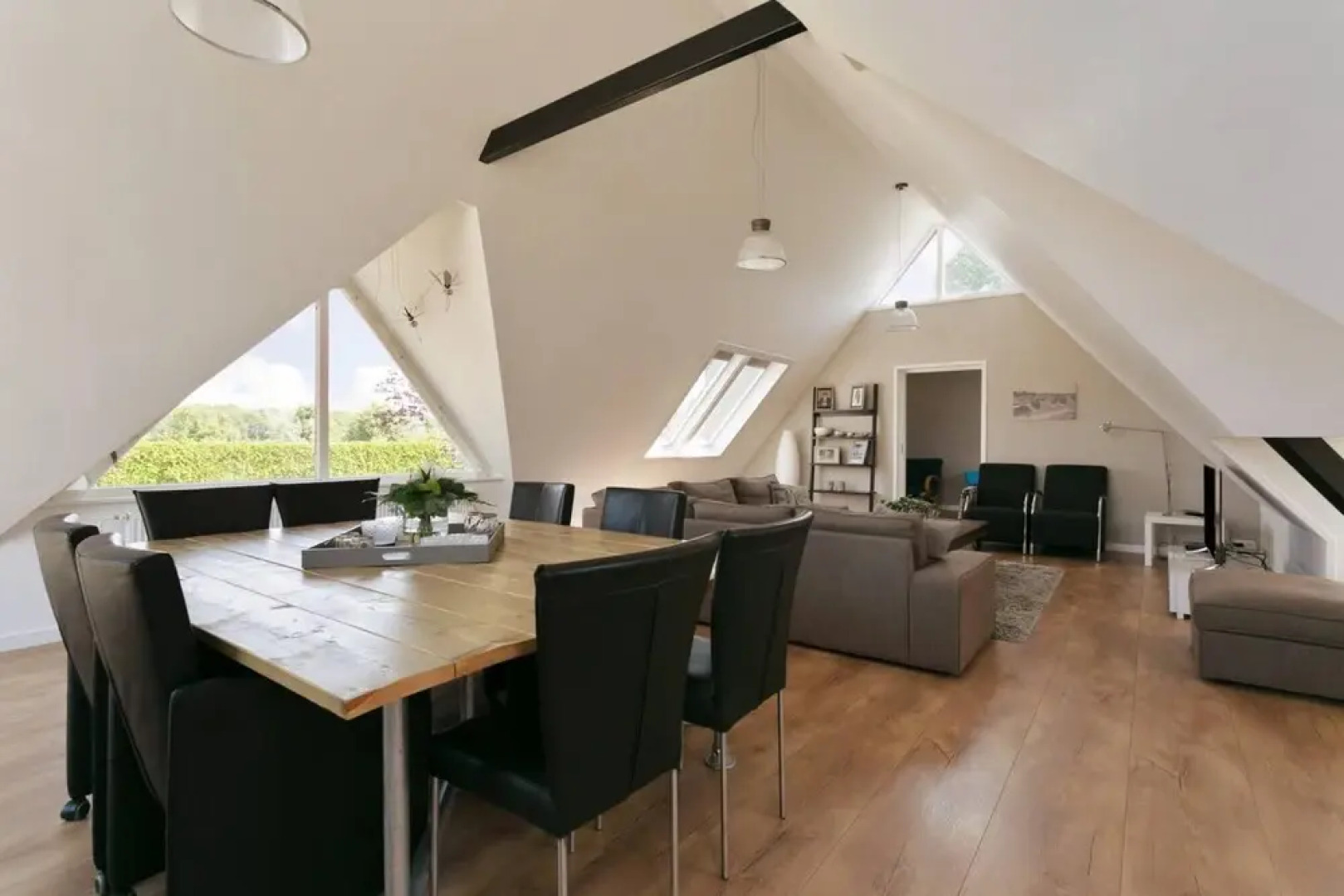 Luxorious Villa s for 22 Persons