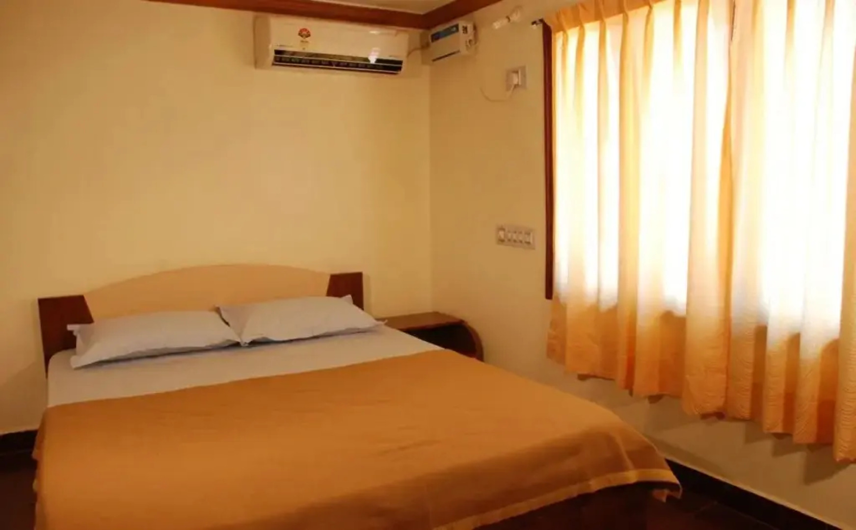 Honey Beach Cottages