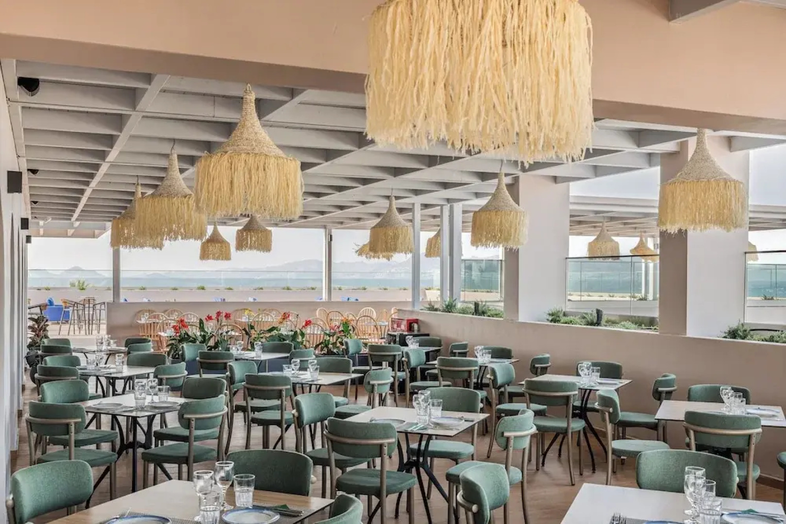 White Olive Marine Aquapark