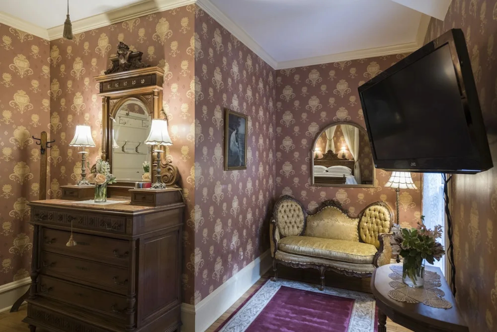 Thorp House Inn & Cottages