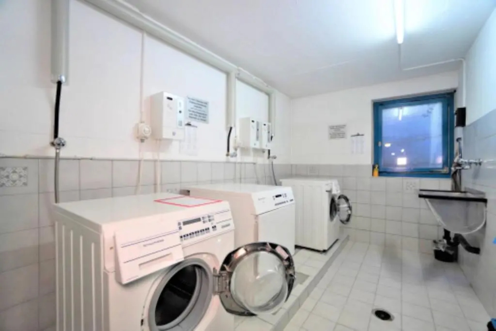 Lovely 1-bedroom vacation studio apartment with pool and sauna