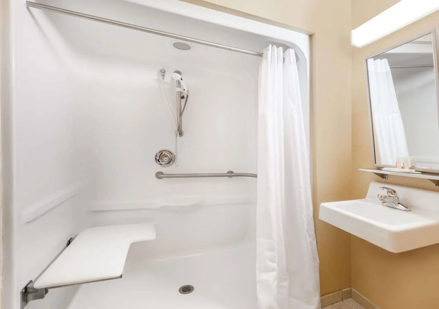 Microtel Inn & Suites by Wyndham Verona