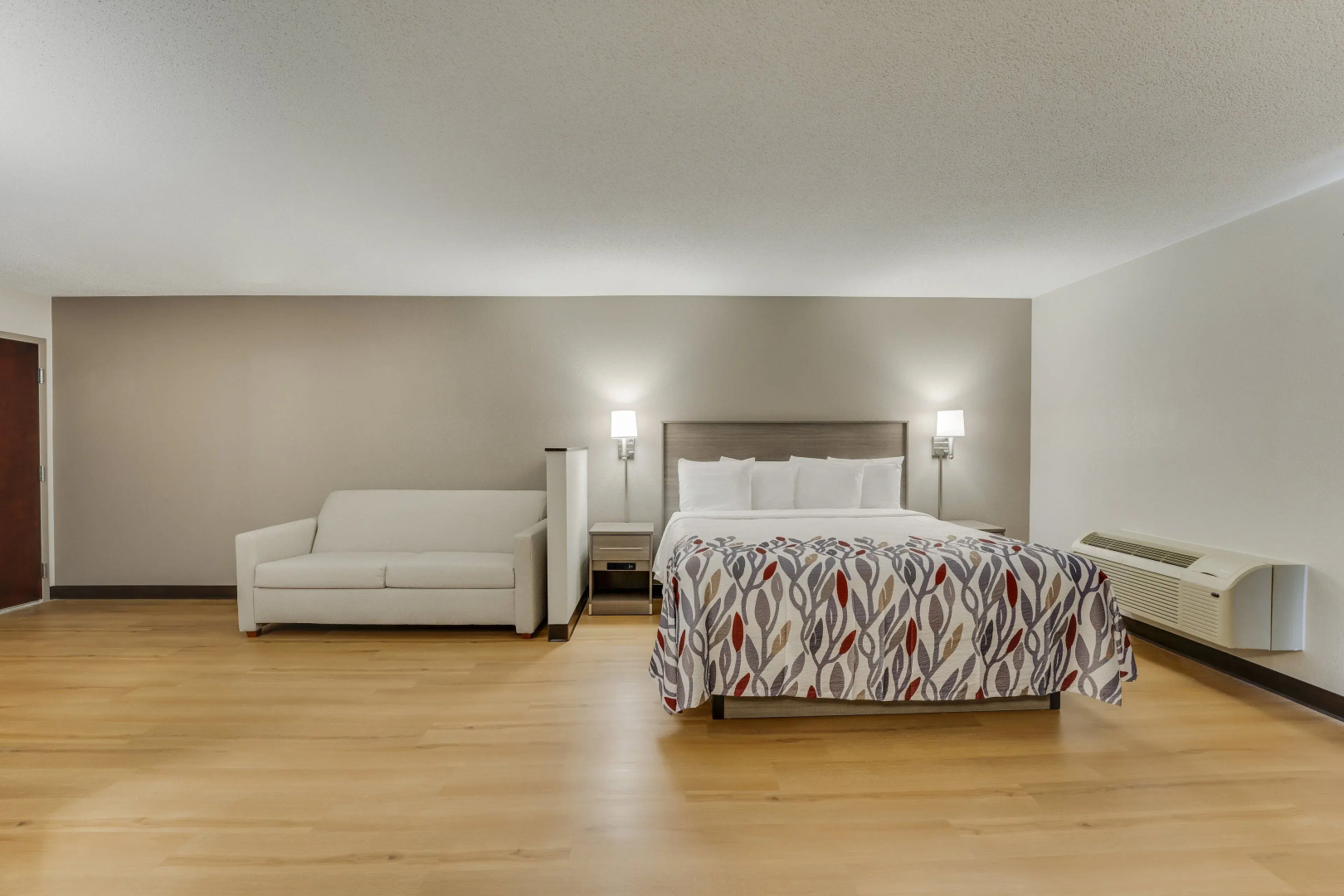 Red Roof Inn & Suites Newport – Middletown, RI