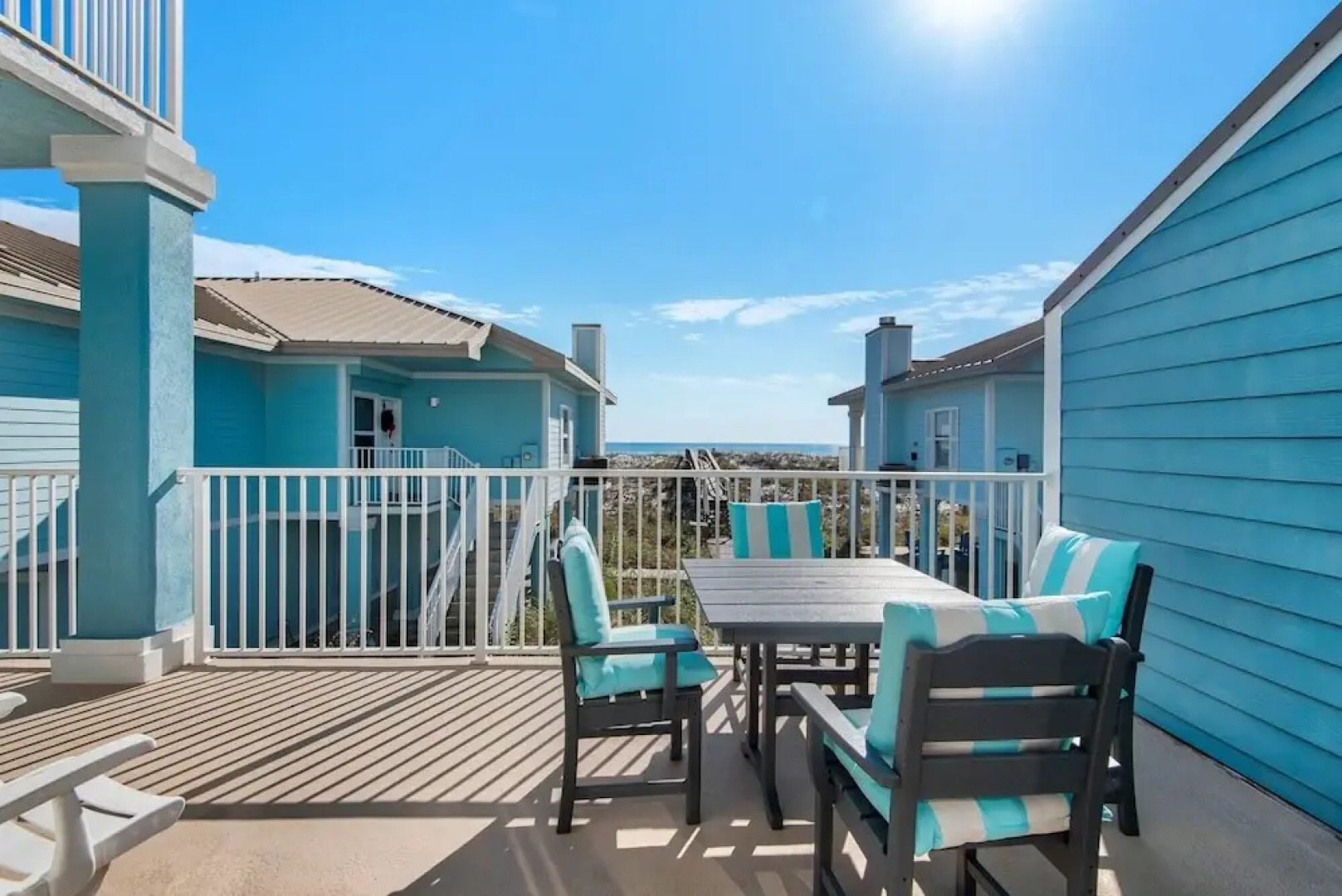 Portside S "beauty And The Beach" 3 Bedroom Townhouse by RedAwning
