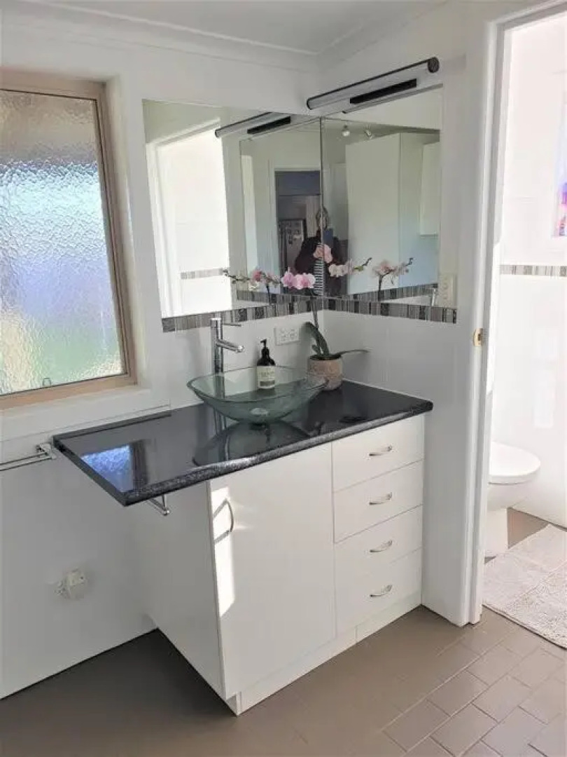 Chill at our Igloo cottage - 100m stroll to beach