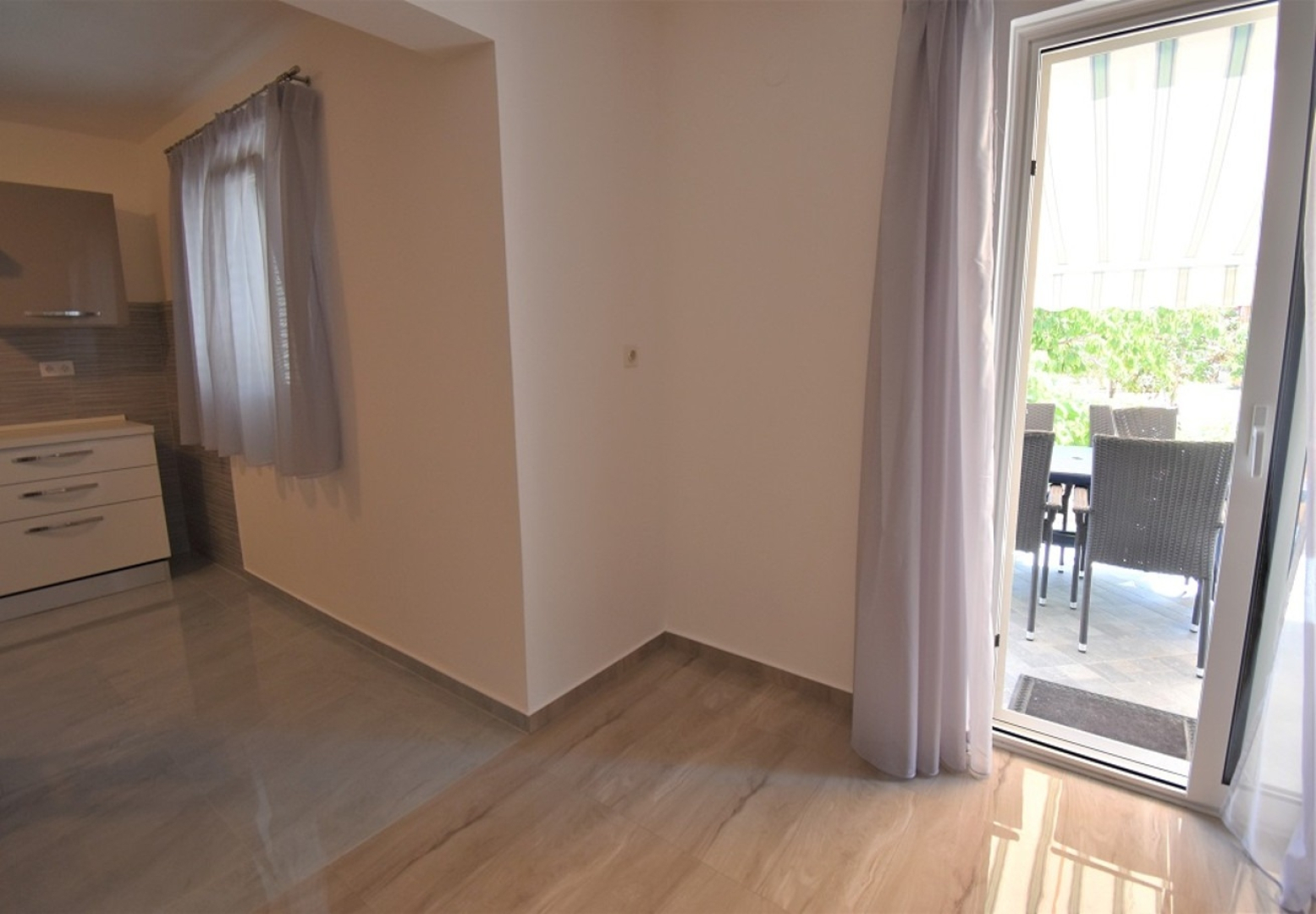 Holiday house Branka - 80 m from beach: Vir, Zadar riviera