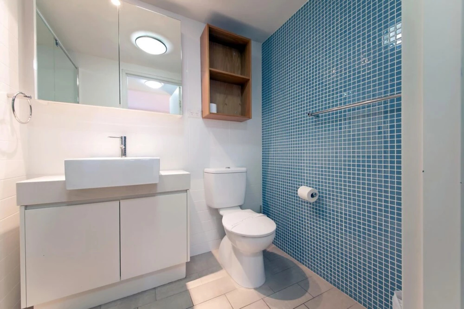 Cote D'Azur, Unit 11/61 Donald Street