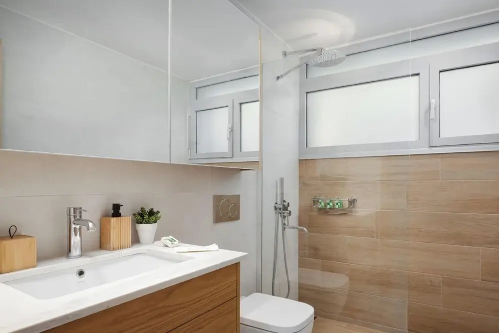 Luxurious Seafront Villa Karystos