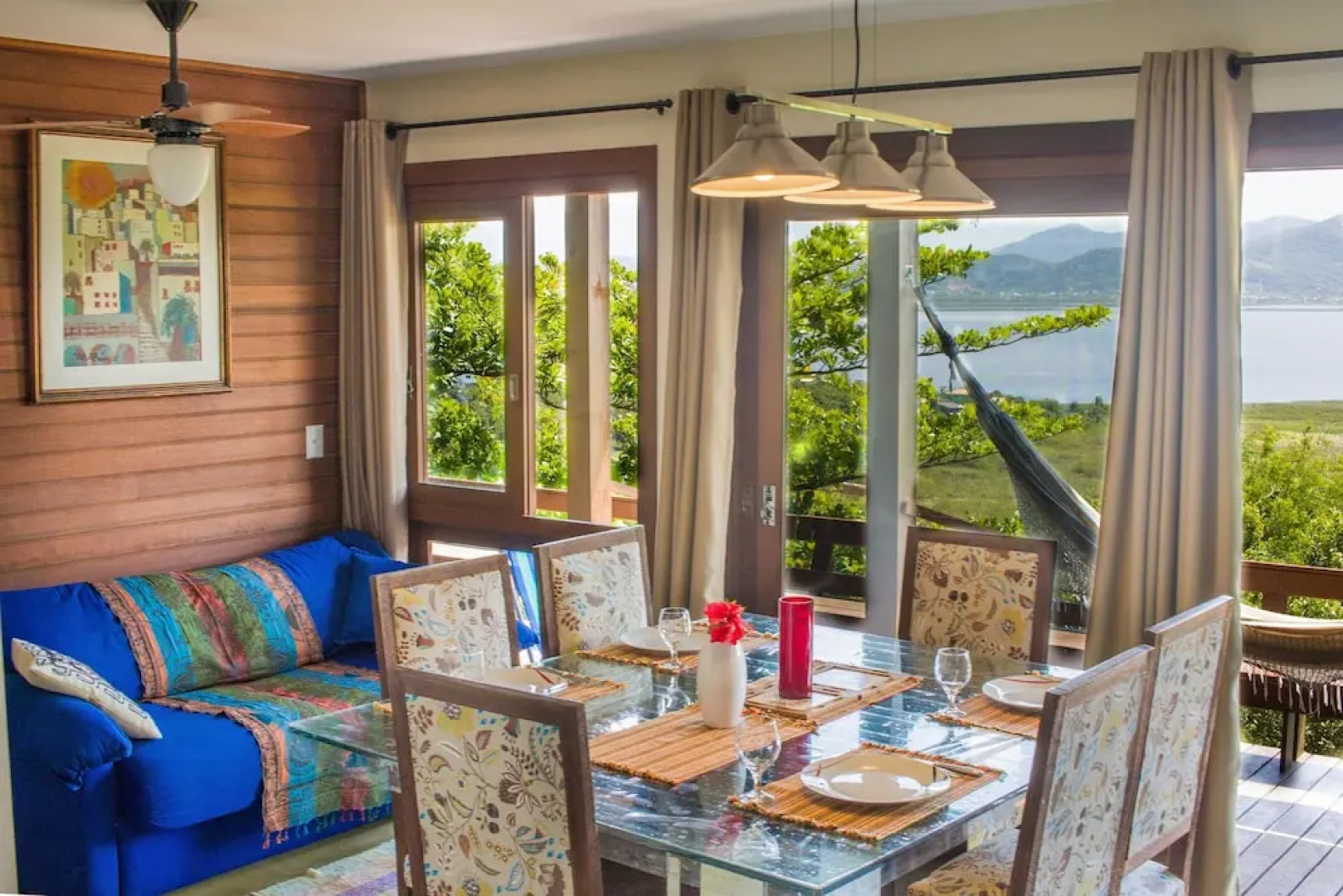 Casa com piscina e incrível vista