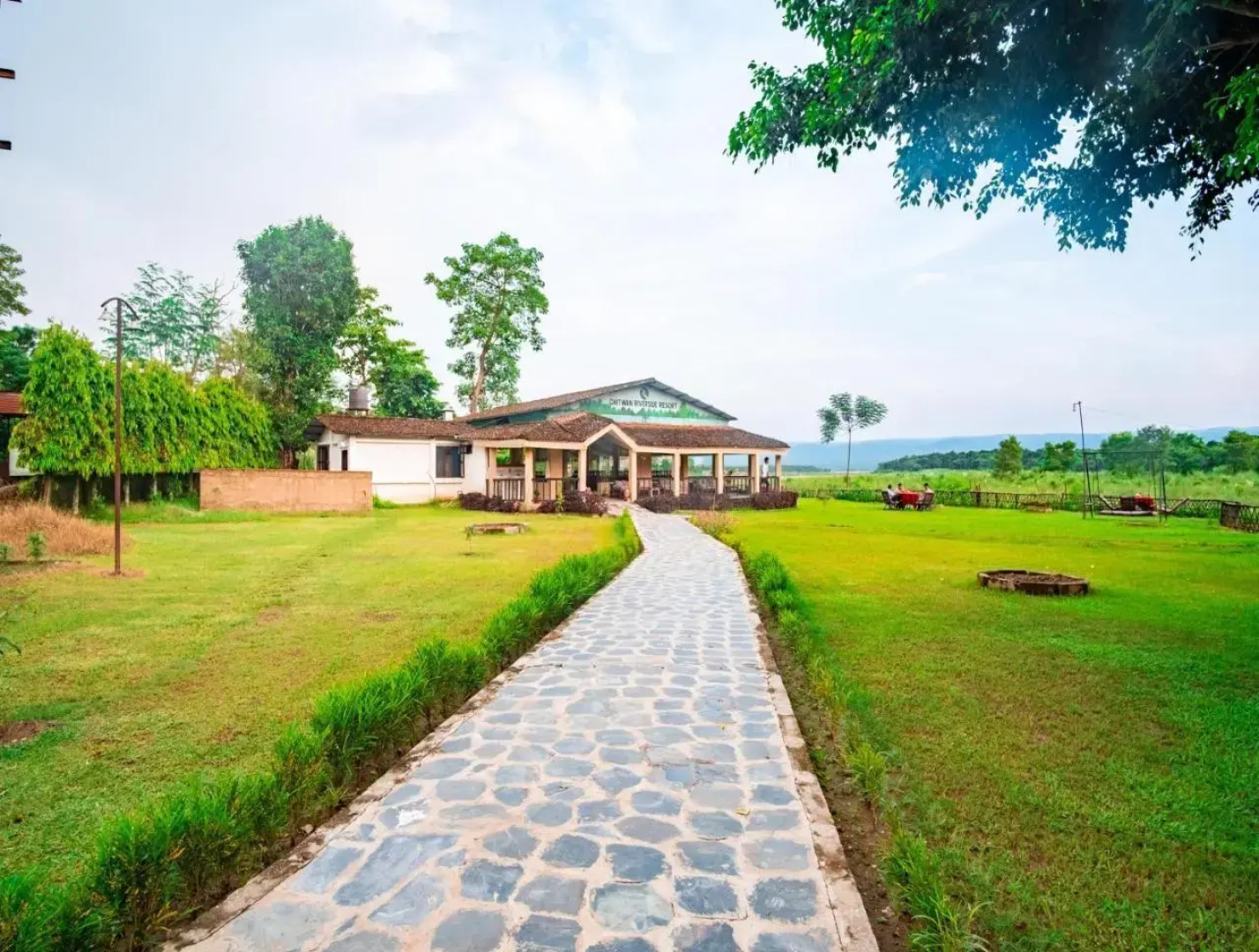 Chitwan Riverside Resort by OYO Rooms