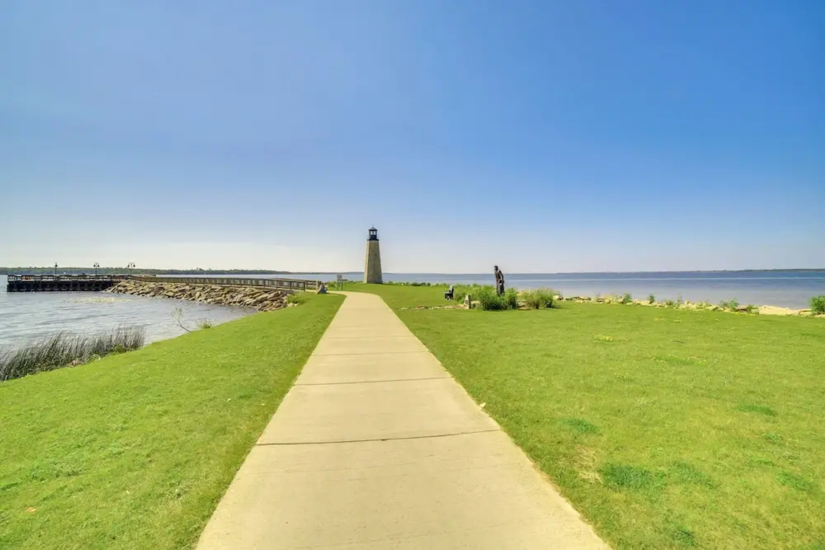 Walk to Waterfront: Michigan Retreat w/ Game Room