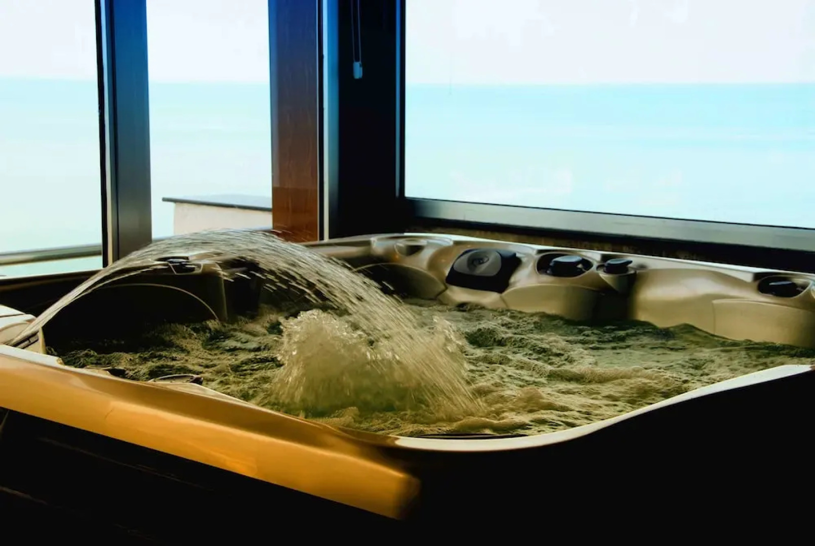 Sky Tower Deluxe Hotel