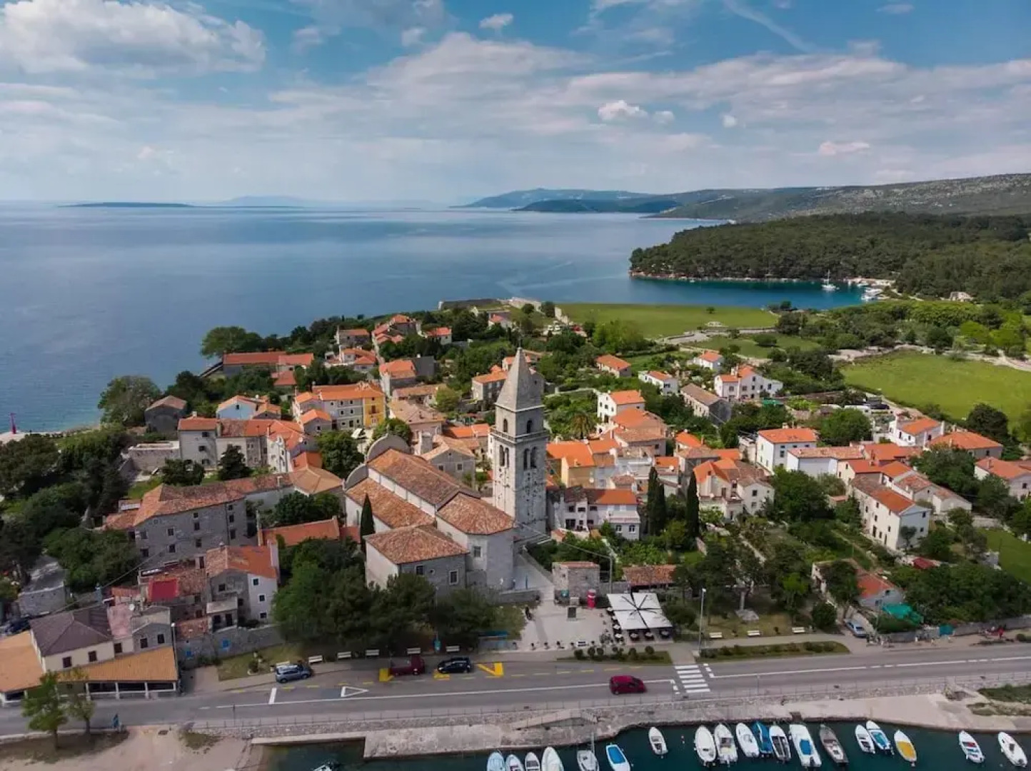 Impeccable 4-bed Apartment in Osor