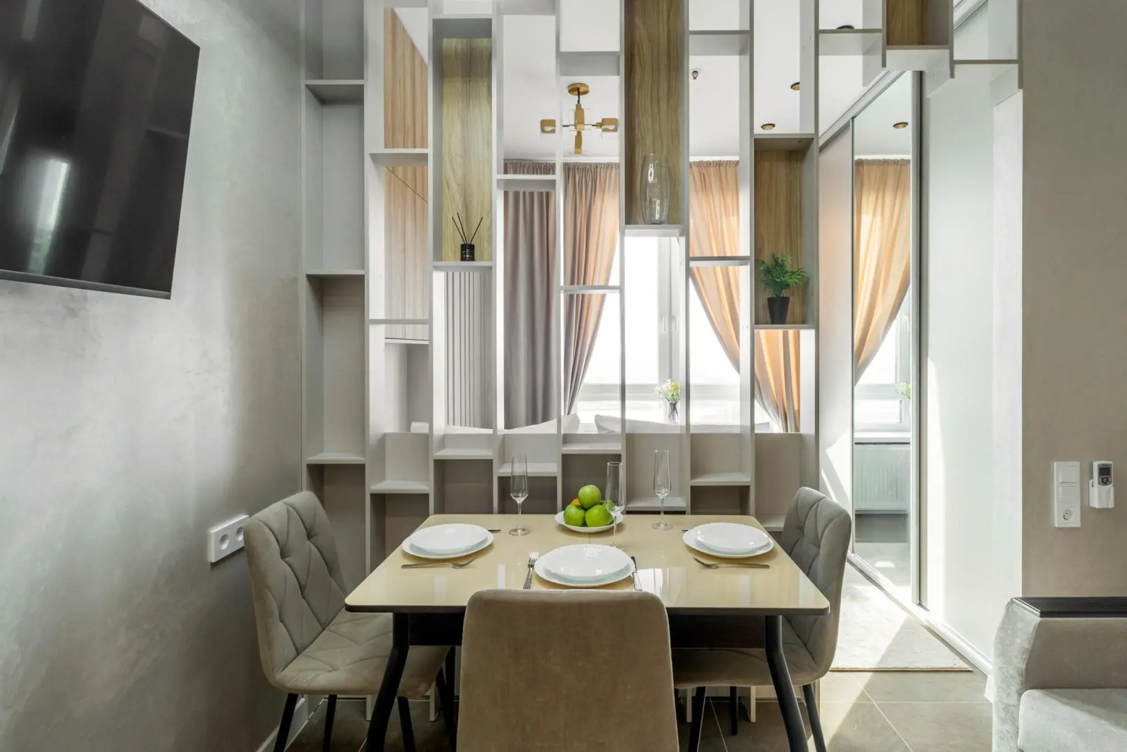 2ROOMS (2РУМС) на улице Максима Горького